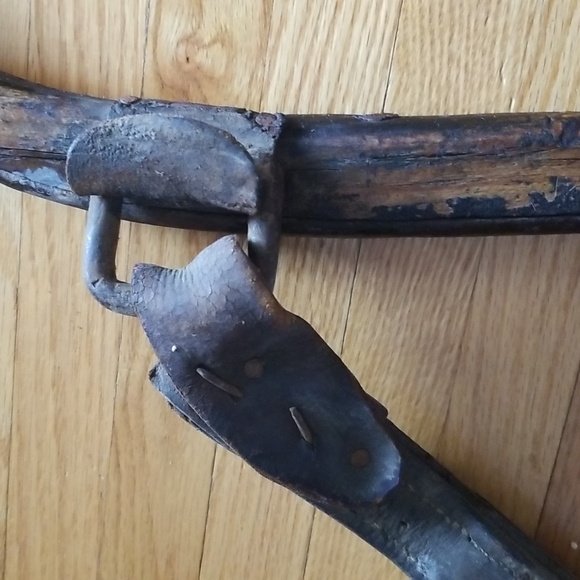 Antique wood, iron and leather horse yoke - Picture 8 of 10